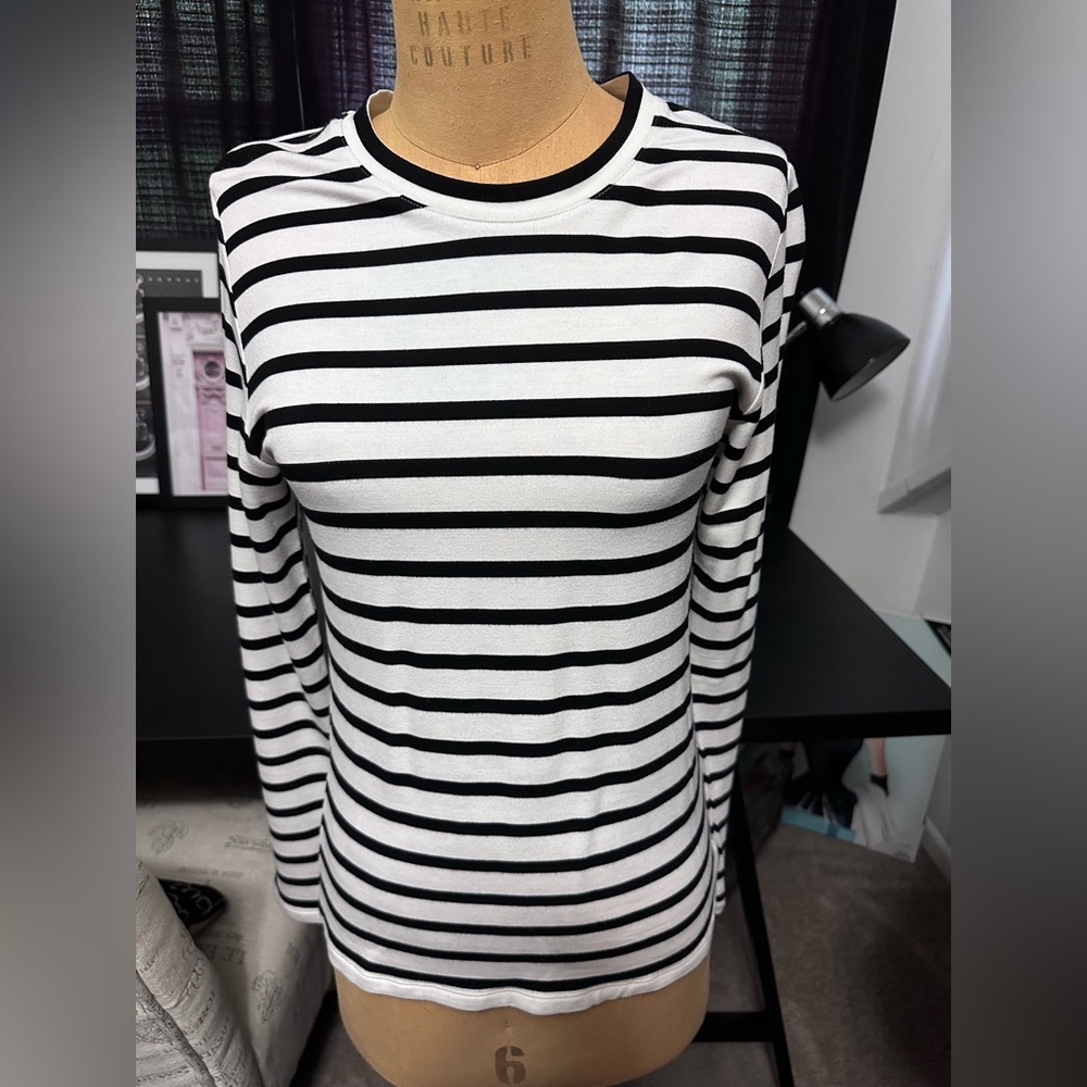 Stylein Black & White Striped Long-Sleeve Crewneck